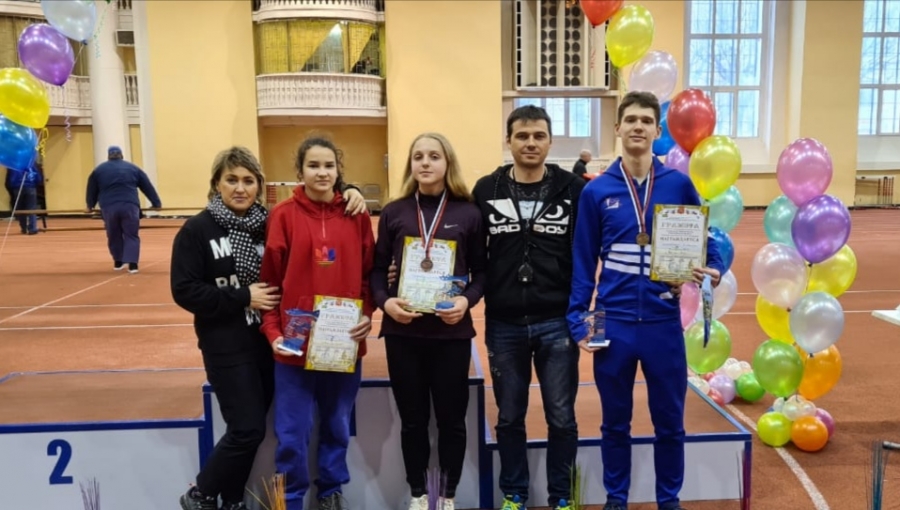 Три медали юных легкоатлетов на соревнованиях в Санкт-Петербурге